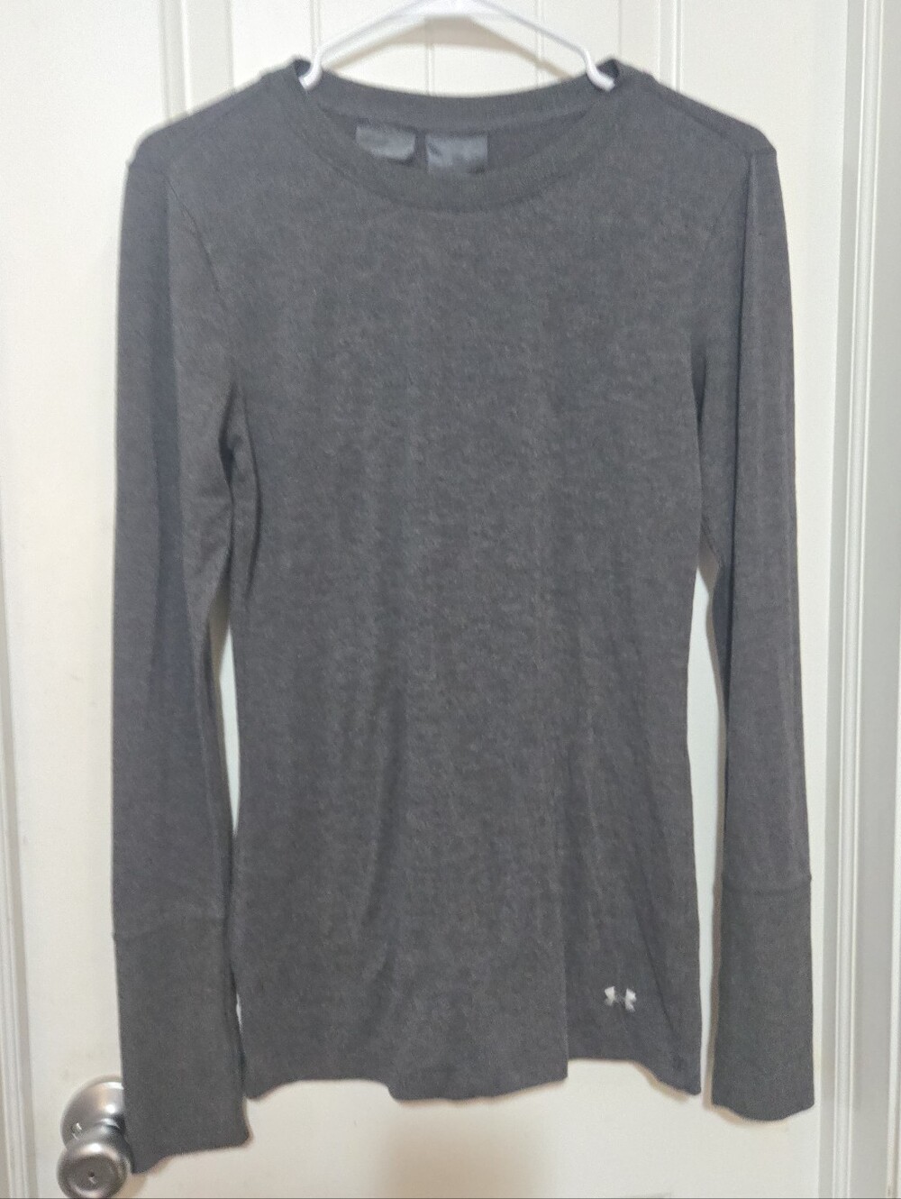 Under Armour Women's Gray Long Sleeve Crew Neck Performance Top Size Small